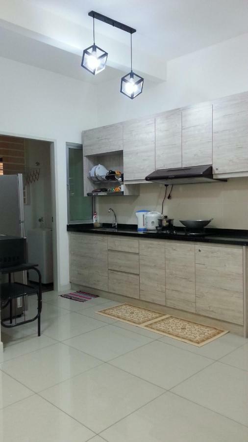 Az @ Southville Apartment